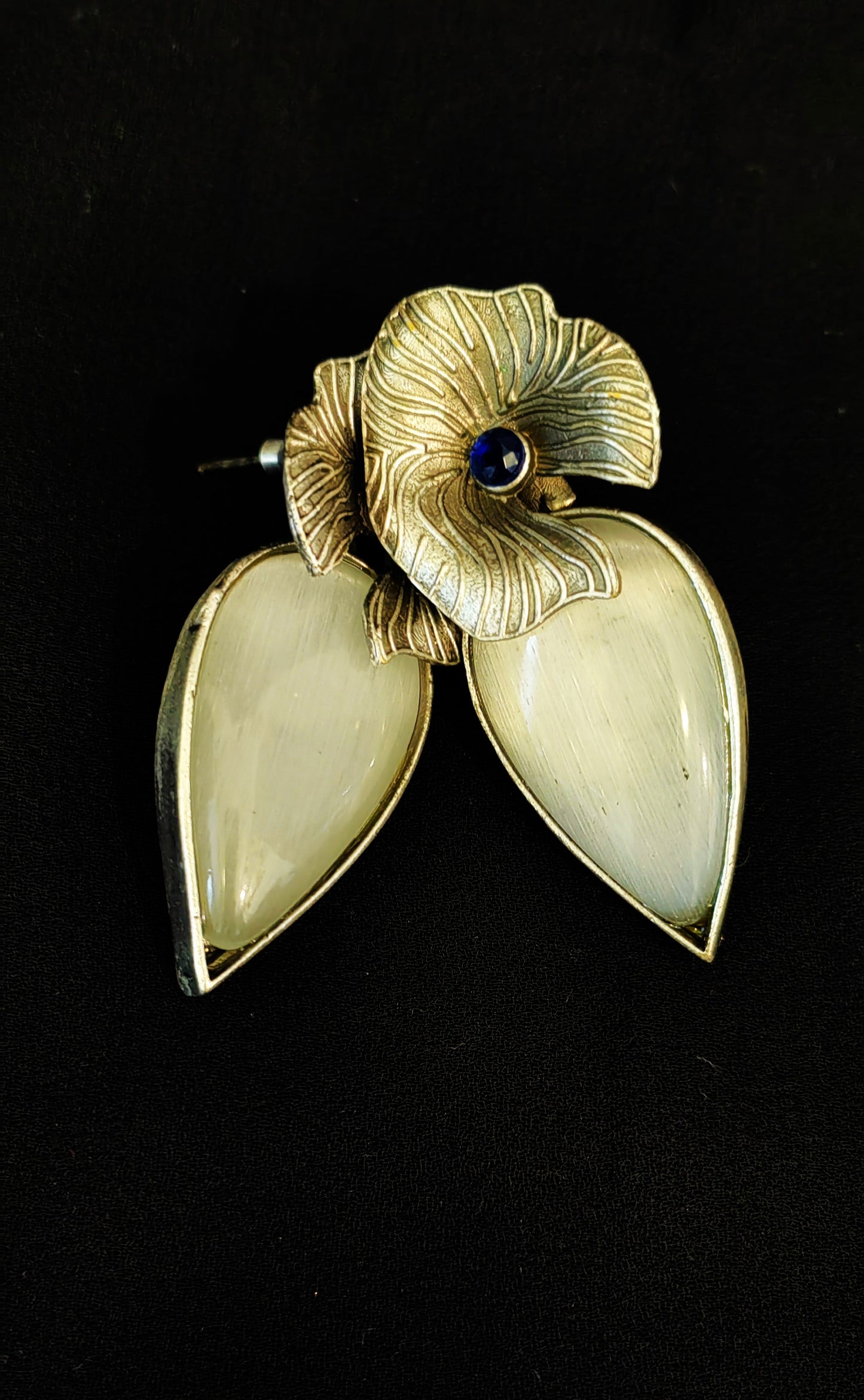 Floral Flourish: Contemporary Brass Stud Earrings with Leafy Motif
