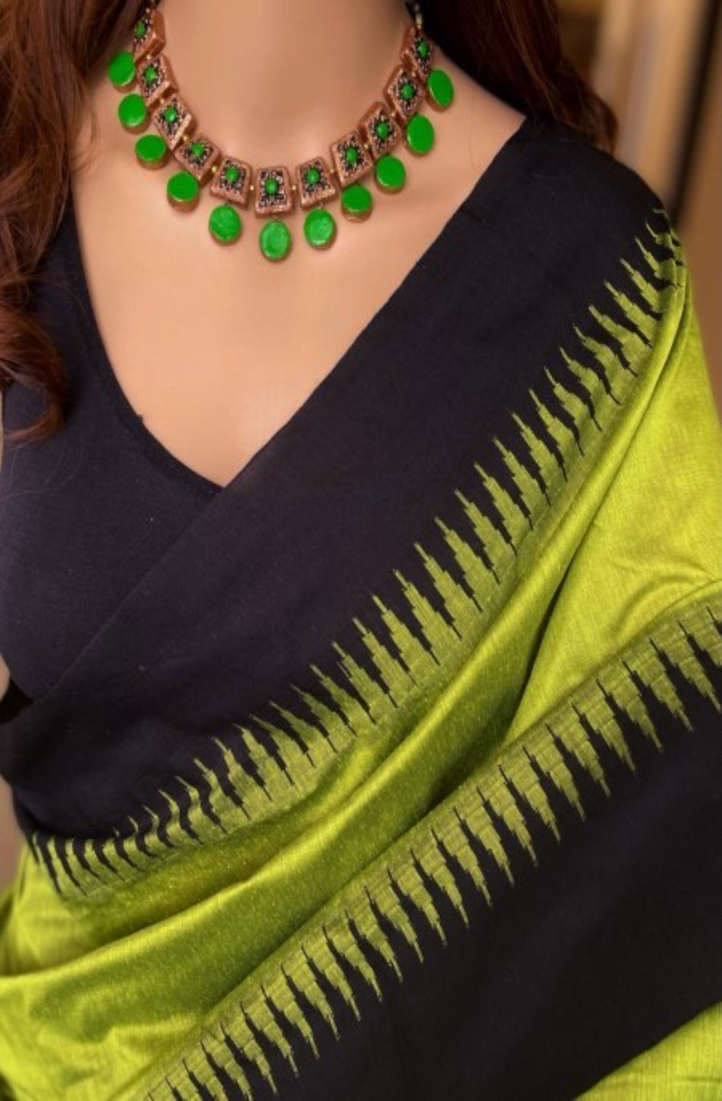 Temple Saree: Parrot Green Silk Cotton Saree With Black Temple Border