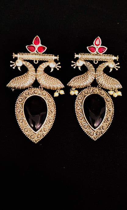 Peacock Vogue: Fashion-forward Brass Earrings