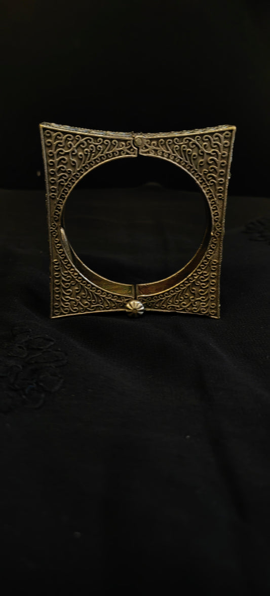 Brass Handcuff Bracelet with screw