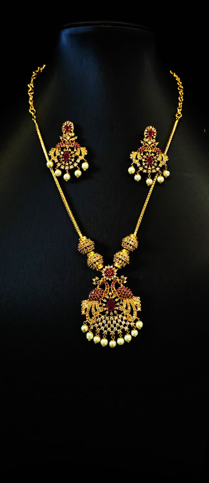 Temple set: Adjustable necklace set with earrings in chain and pendant style.