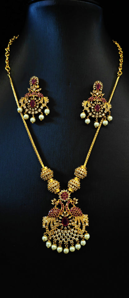 Temple set: Adjustable necklace set with earrings in chain and pendant style.