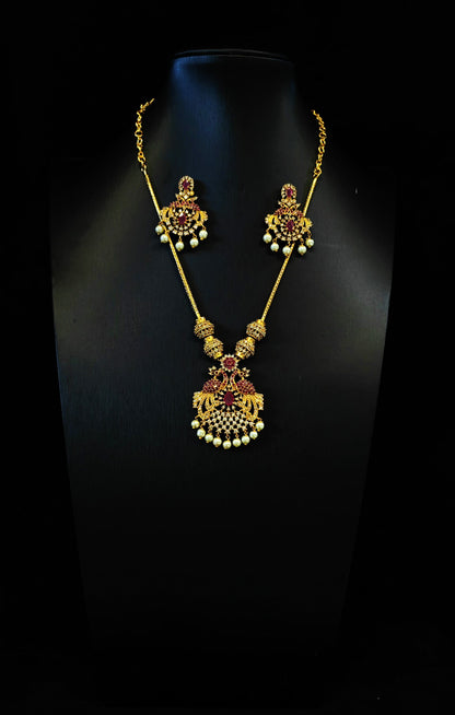 Temple set: Adjustable necklace set with earrings in chain and pendant style.