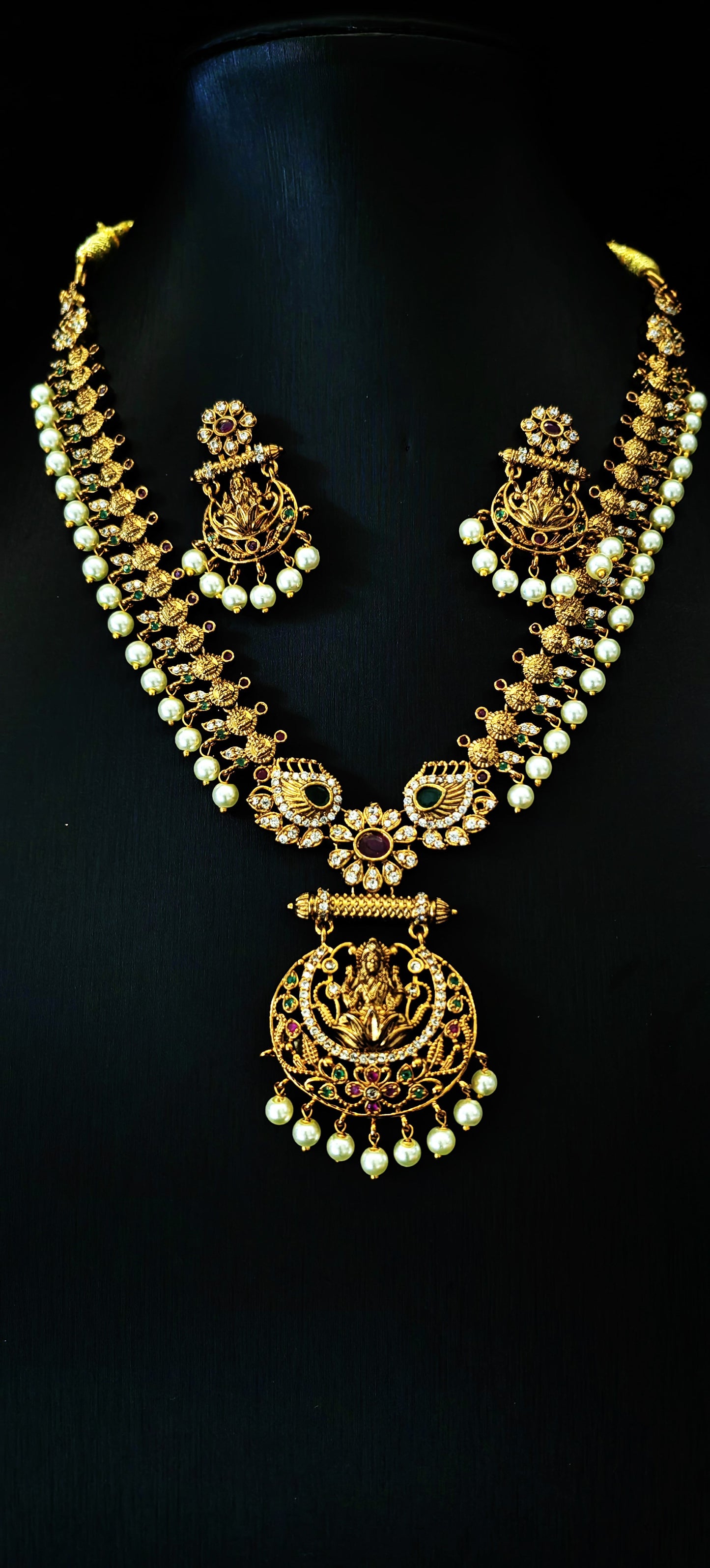 South Indian Traditional Golden Temple Jewelery Set with Earrings for women's