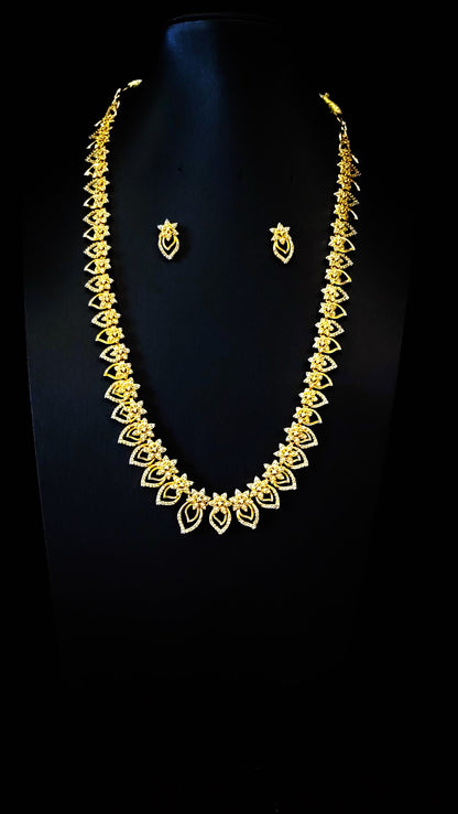 Radiant Reverie: Golden Gleam Necklace for Every Occasion